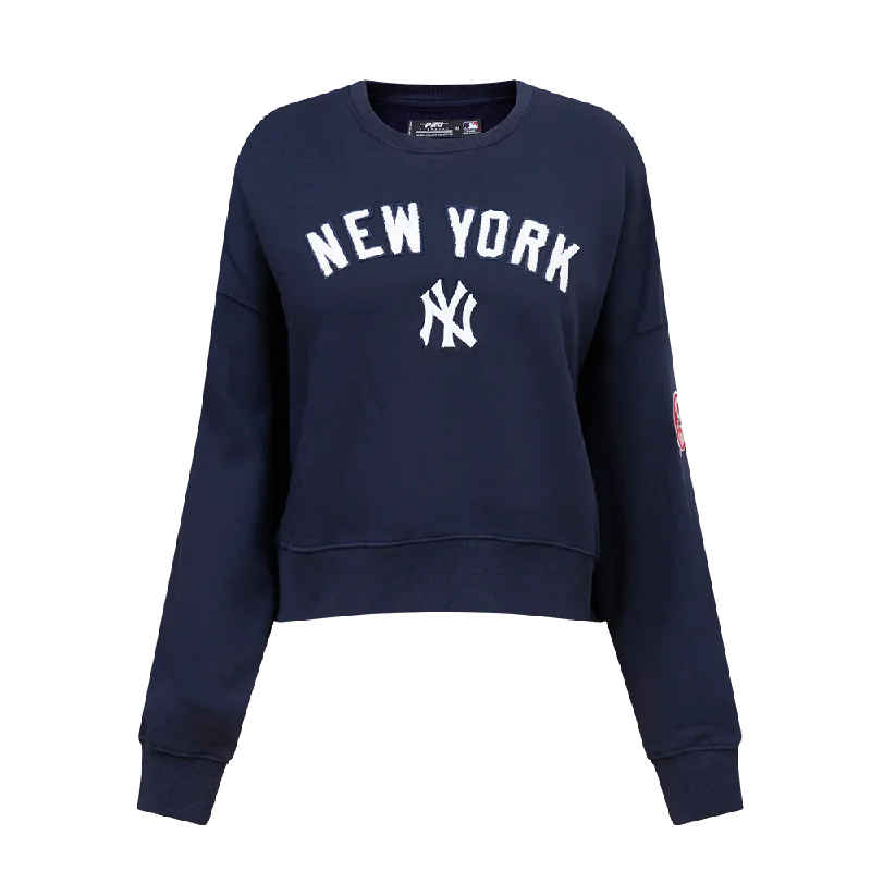 New Arrival SUDADERA DE CUELLO REDONDO MLB NEW YORK YANKEES CLASSIC ESSENTIALS PARA MUJER