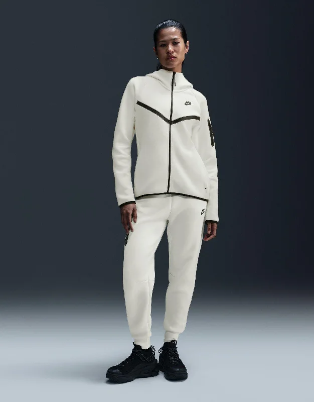 Discount Deals ג'קט קפוצ'ון Tech Fleece Windrunner | נשים